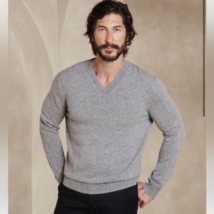 Banana Republic Gray V-Neck Sweater for Men